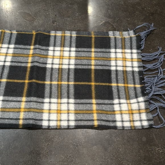 Women’s Soft Plaid Scarf with fringe - Picture 5 of 6